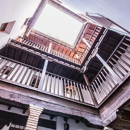Nahira 3000 Apartamento *